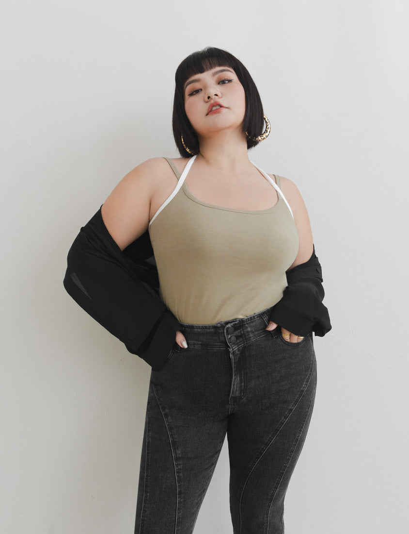 MUA! Chic Contrast Plus-Size Halter Neck Tank