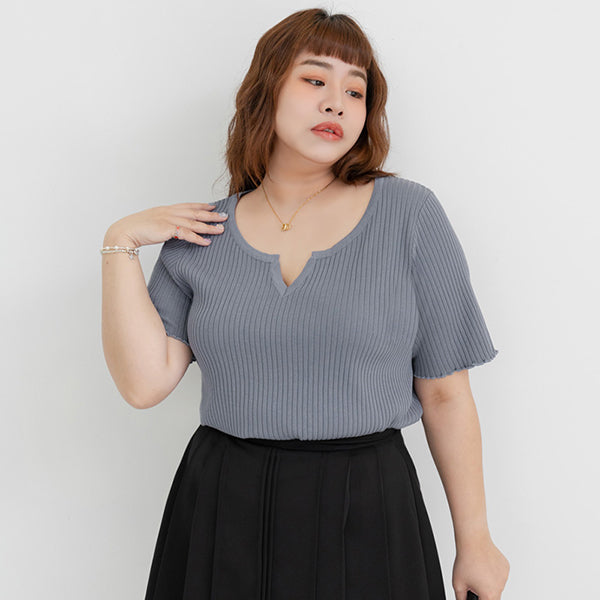 MISS. Essential Wavy Edge Plus Size Knit Top