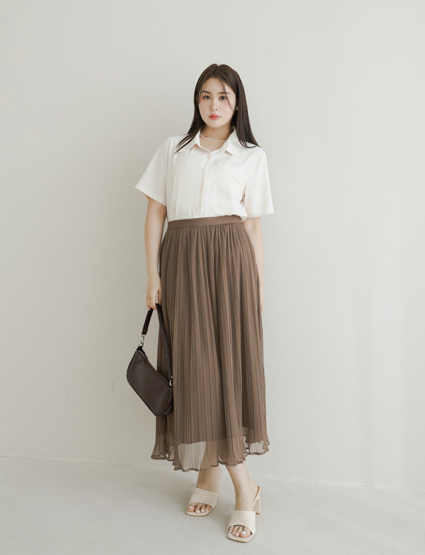 MISS. Lightweight Cooling Pleated Pocket Plus Size Short Sleeve Shirt