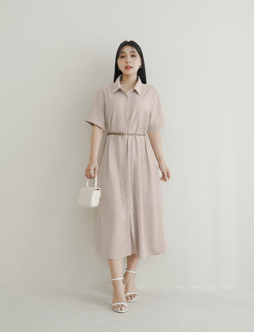 MISS. Button Twill Collar Plus Size Short Sleeve Dress (with Belt)