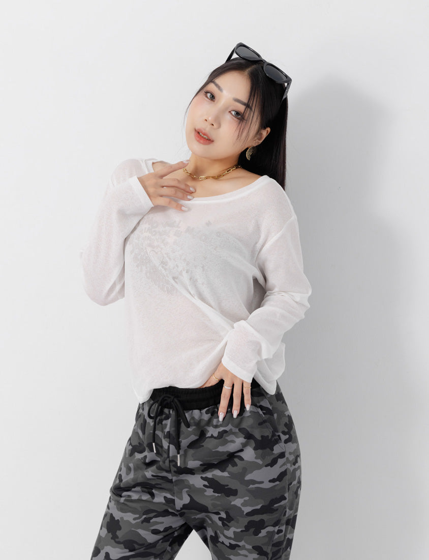 MUA! Chic Graphic Heart Lettering Plus Size Top