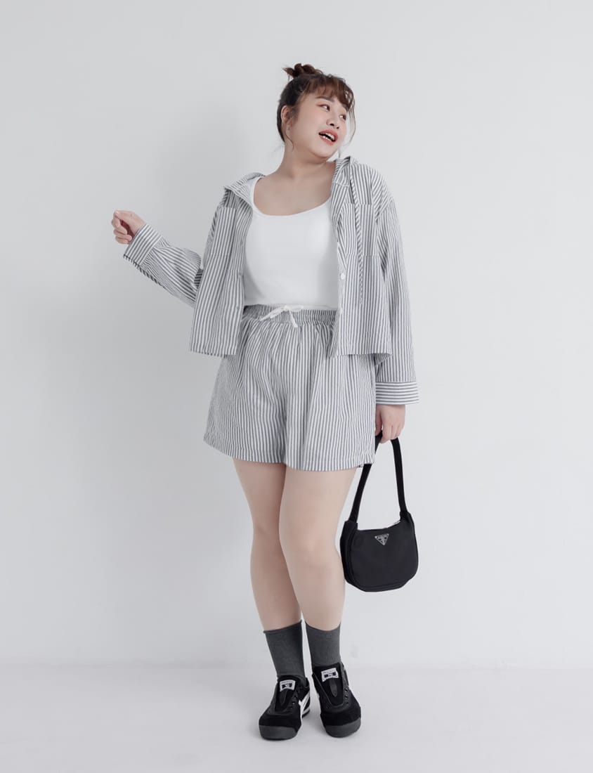 Pobra. Airy Ribbed Square Neck Short Sleeve Plus Size Bra Top