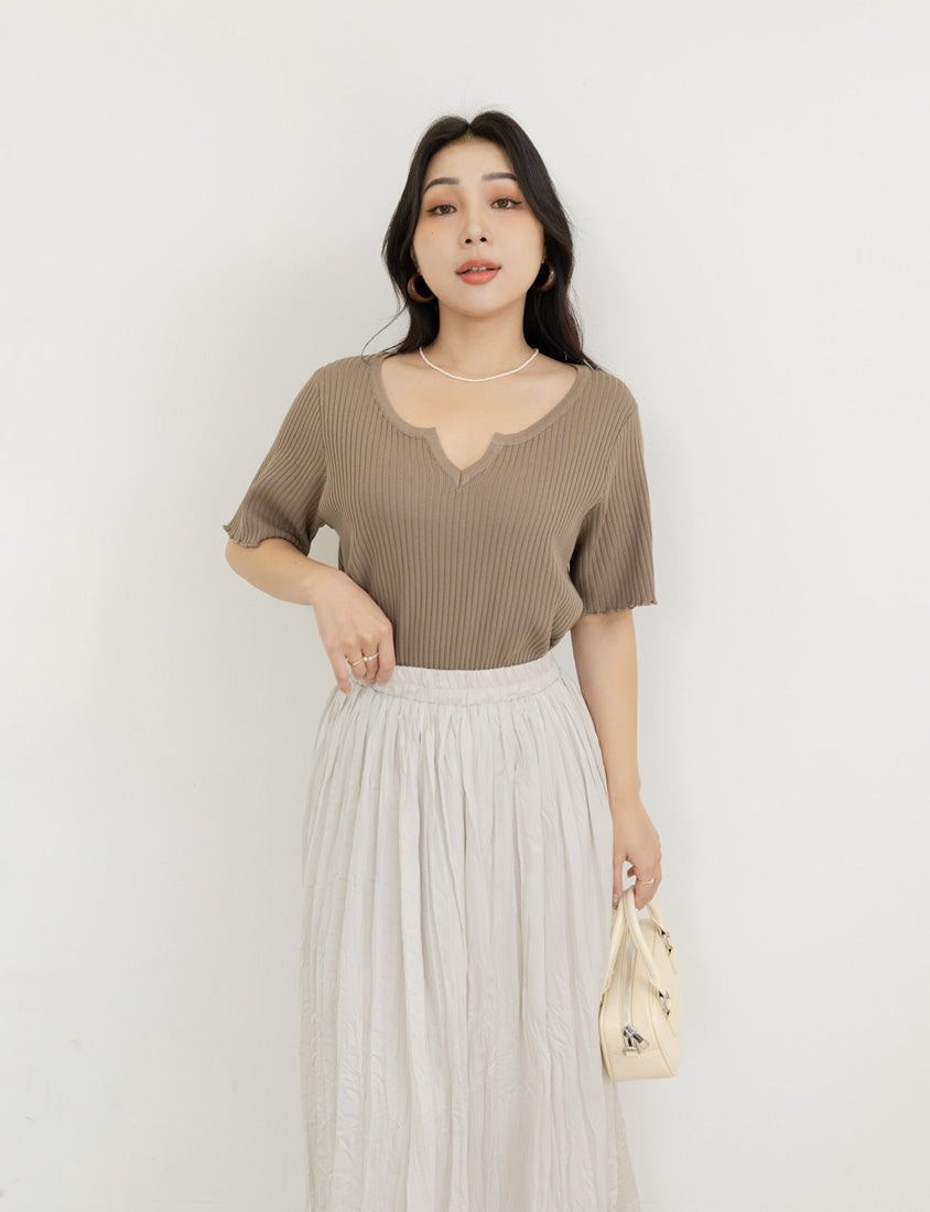MISS. Essential Wavy Edge Plus Size Knit Top