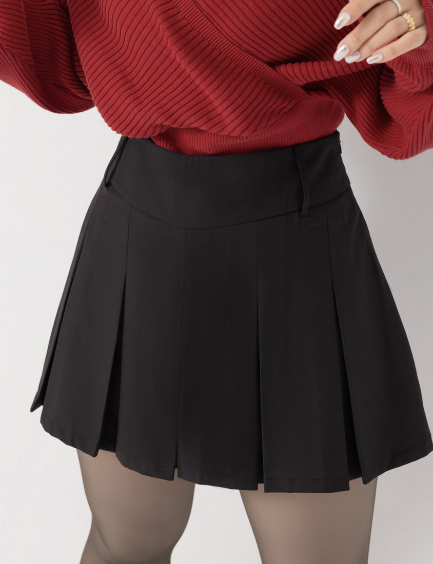 MUA! V-Waist Pleated Plus Size Tailored Skort