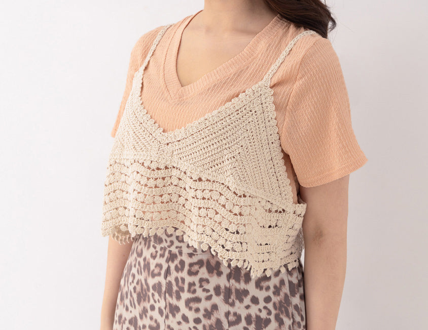 Crinkled Textured Two-Piece Hollow Plus Size Cami Top (with Inner Tank)