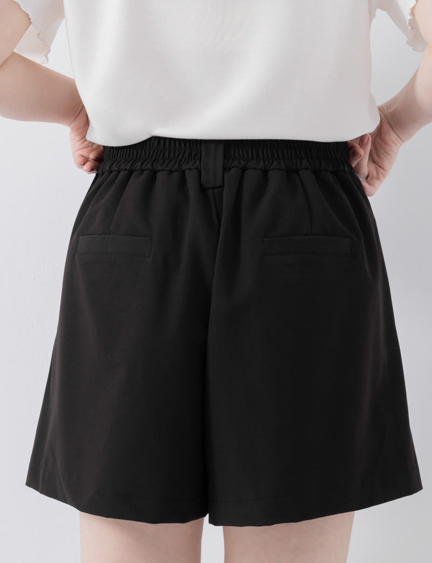Tailored Seam Slim Fit Plus Size Shorts