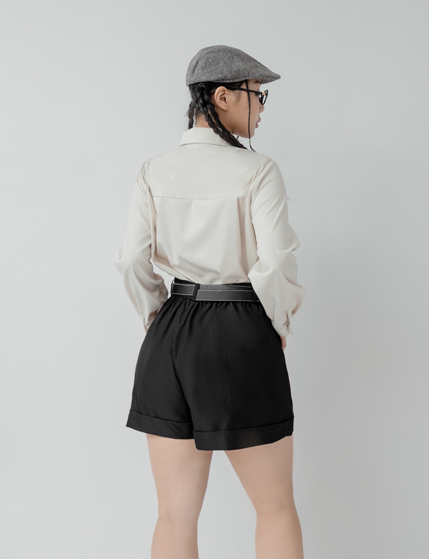 Elastic Back Waist Structured Cuffed Plus Size Shorts (With Belt)