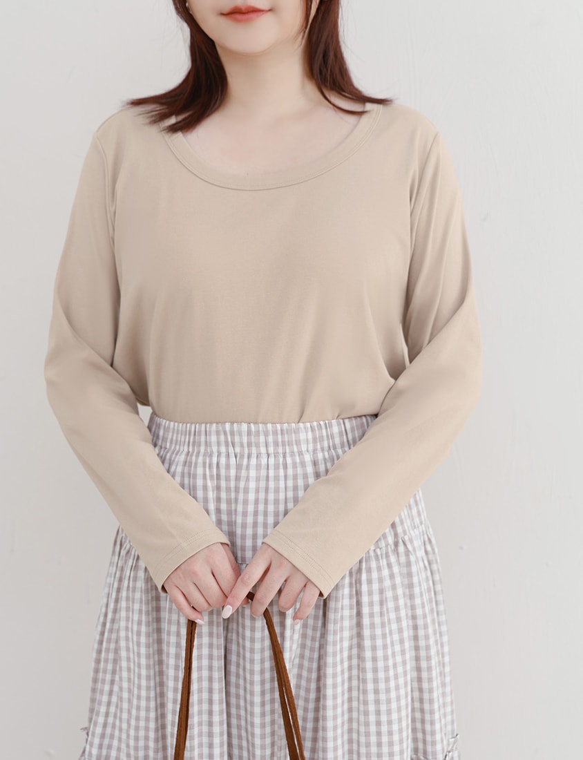 U-Neck Slim Fit Plus Size Long Sleeve Tee