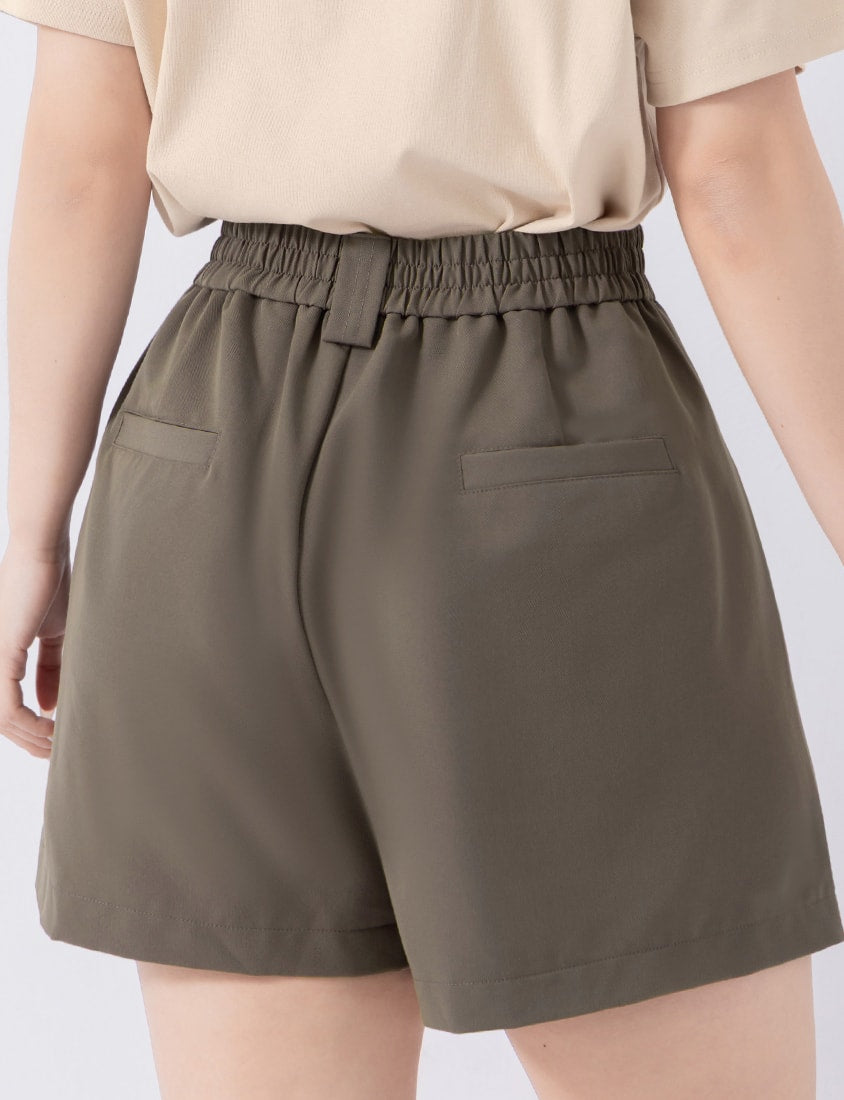 Tailored Seam Slim Fit Plus Size Shorts