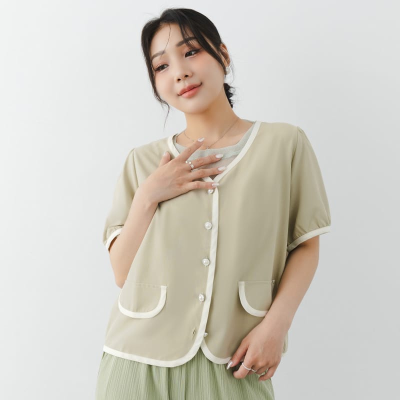 MISS. Elegant Contrast Trim Pearl Button Plus Size Top