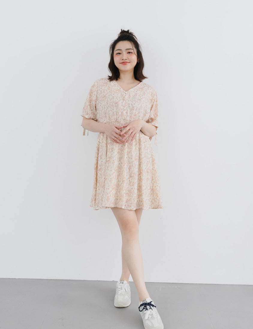 Heart Button Cuff Tie Plus Size Floral Mini Dress