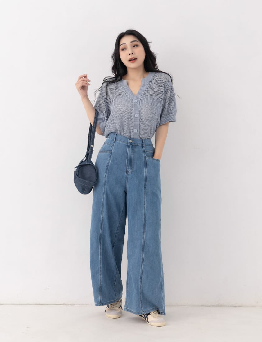 Pear-Shaped Friendly! Seamed Plus Size Wide Leg Jeans