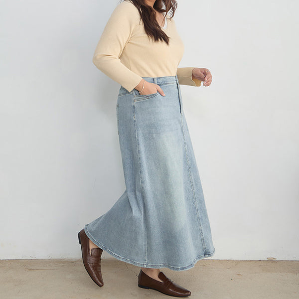 Apple-Shaped Friendly! Perfect Fit Back Slit Plus Size Denim Maxi Skirt